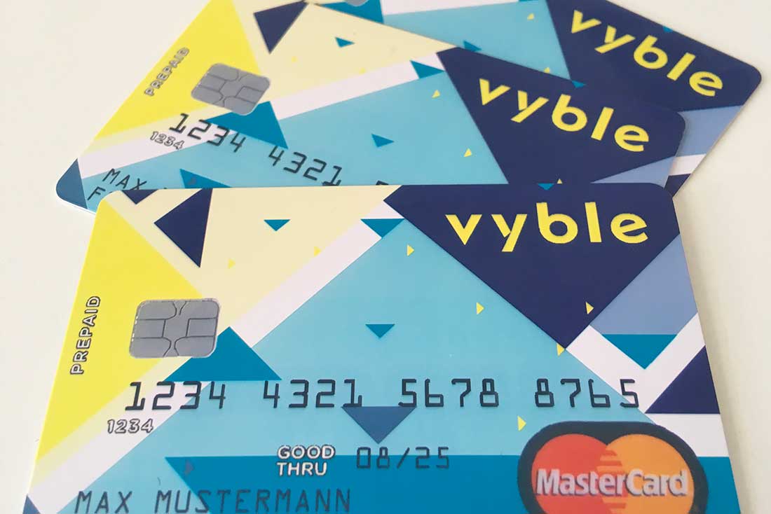 Ein Stapel vyble® Benefit Cards